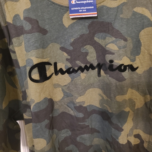 Brand New With Tags Champion Performance Short Sleeved Tee Shirt - Picture 3 of 4
